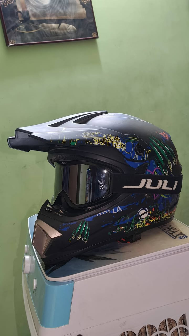 خوذه قفاز للبيع السعر 40 الف وكاني بغداد البلديات للاستفسار
***********
