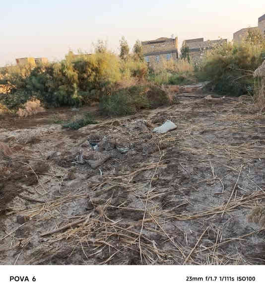 السلام عليكم قطعه الأرض للبيع مساحه 1700متر تبليط كهرباء ماء أسأله في مجمع اللؤلؤه  الاتصال على الرقم ***********
***********
