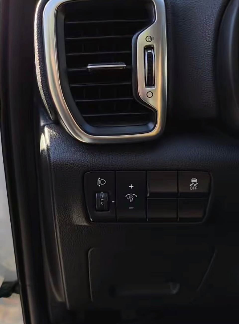 السلام عليكم ورحمة الله 🤍
كيا سبورتج 
2017
خليجي كفاله عامه عده بالجنطه القطعه الفوك جنطه جوه الجامه شوي اقل اصبغ مكشر صبغ بسبب ضغط فاره عالي بالغسل . وباقي كفاله  وسونار مرفق

رقم اربيل تحويل او وكاله الجديد
تحكمات ستيرن
كامره بالمرايه
اشاير بالمري
سبير مانازل
تخم تاير جيد
مانع انزلاق
مانع انحدار
انضمه قياده
حساسات خلفيه

ماشيه 125 الف حقيقي

مكاني بغداد بالعامرية 
***********

والسعر 175$ وبيها مجال لشراي بغداد, العراق
