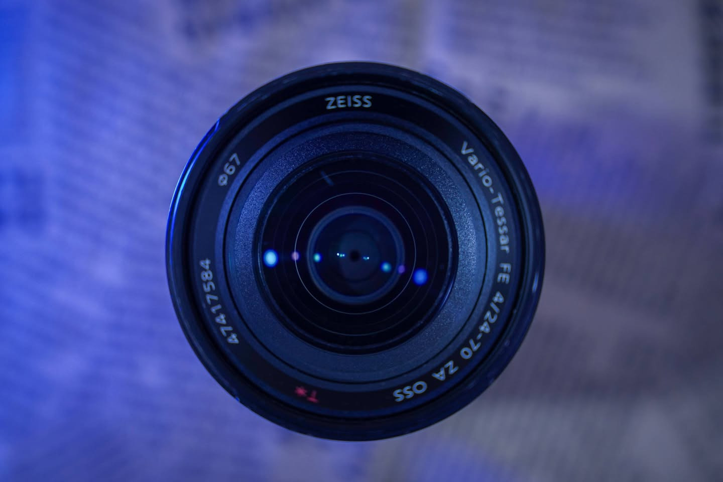 للبيع.. 
عدسه سوني 24 70 فتحة 4
________________________________
عدسة زوم متعددة الاستخدام تفيد 
 (تصوير عام، أعراس، بورتريه، سفر، طبيعة،رياضة)
________________________________
خصائص العدسة..
🔹 فتحة ثابتة f/4 على كل الأطوال
🔹 خفيفة الوزن( 426 غرام فقط) ومناسبة للتصوير الطويل
🔹 بيها تثبيت بصري OSS (مهم للفيديو)
🔹 ألوان حلوة وشاربنس زين خصوصًا بالمنتصف
_______________________________
السعر 375 الف 
________________________________
متوفر توصيل لجميع المحافظات العراقية🚙
للاستفسار خاص او وتساب ***********
