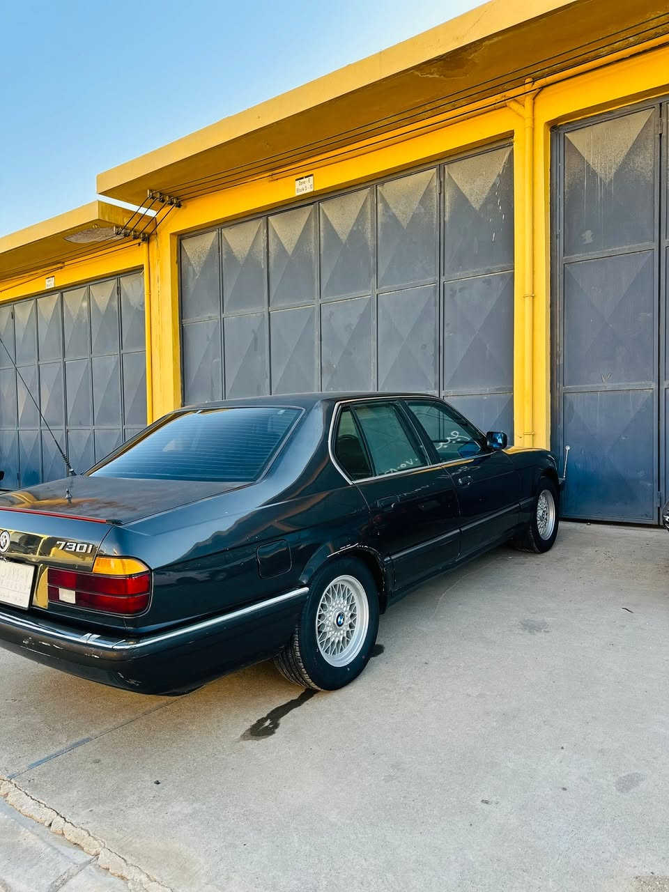 السلام عليكم
للبيع BMW 730 
السيارة تخبل ماناقصها اي شي 
رقم نينيوى كوبون بيها وتحويل بشرط 
تبريدها ثلج مابيها اي نقوصات 
السعر 50 وبيها مجال 
مكان السيارة دهوك 
***********
