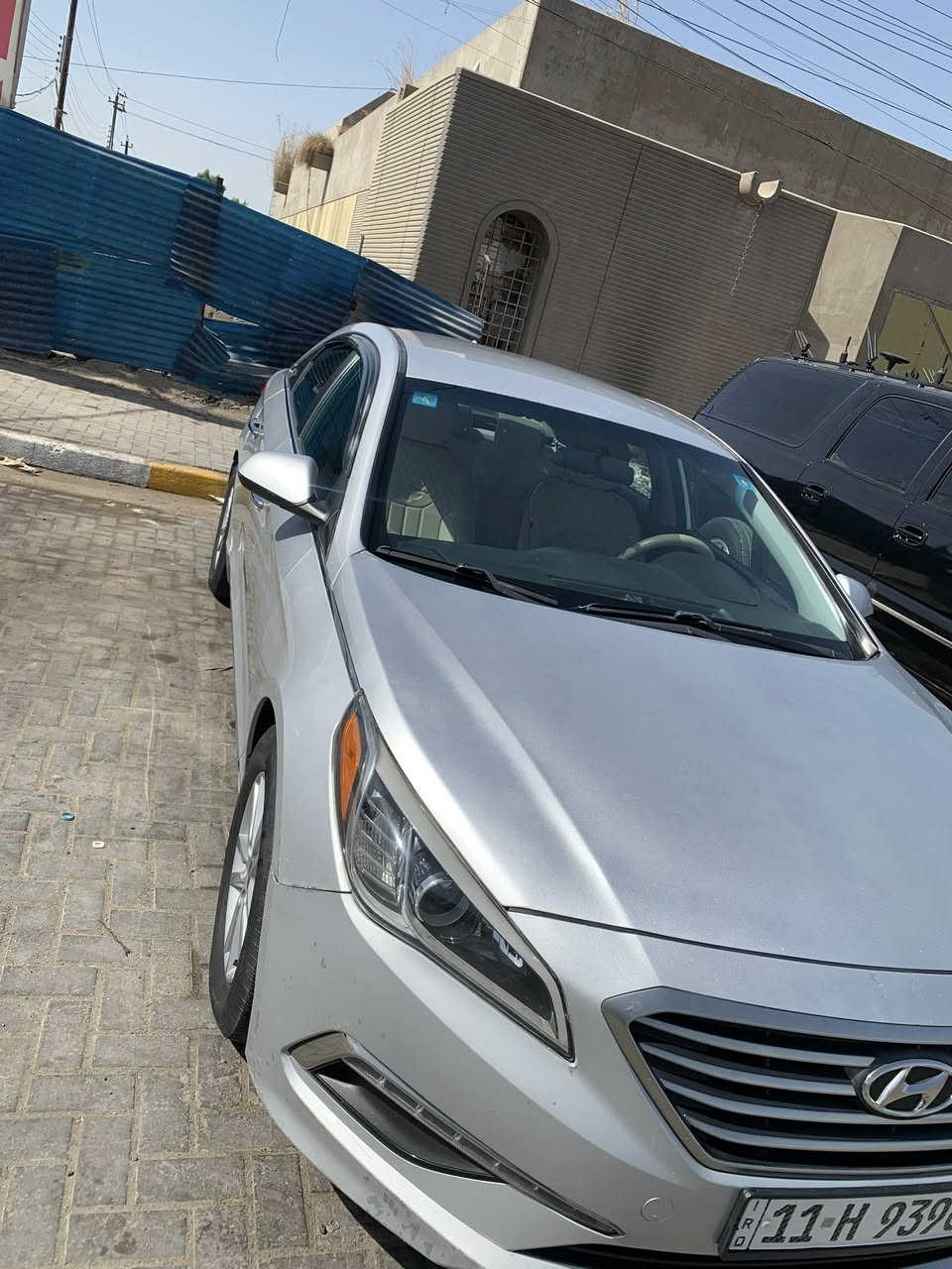 السلام عليكم 
سوناتا موديل 2015
السياره جاهزة ومابيها نقص 
كير مكينه تبريد مكفول حداديه تايرات كله جديد
داخل نظيف حادثها جاملغ امامي بدون دواخل موضح بالمنشور ماشيه68 رقم بغداد هزه وسنويه جديد باسمي 
السعر 122 مكاني بغداد 
***********
