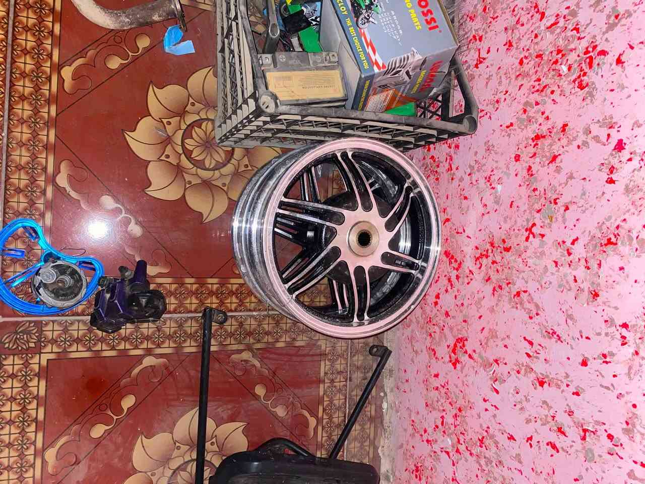 ***********
