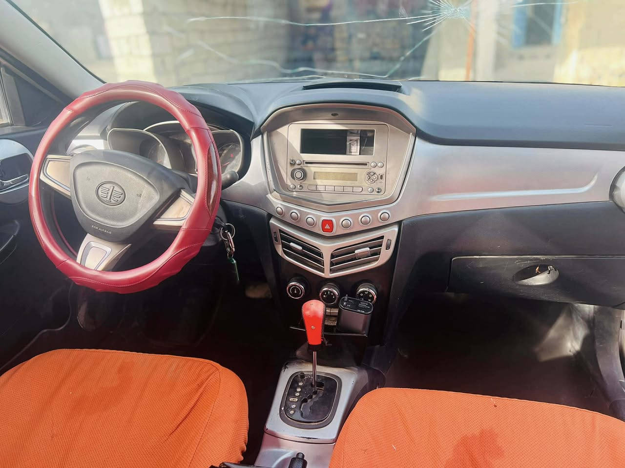 السلام عليكم فاو رقم جديد باسمي سنويه 30 كفاله عامه بدي محرك كير موديل 2014 سعر 35وبيها مجال قليل مكان ديوانيه عفك للاستفسار ***********
