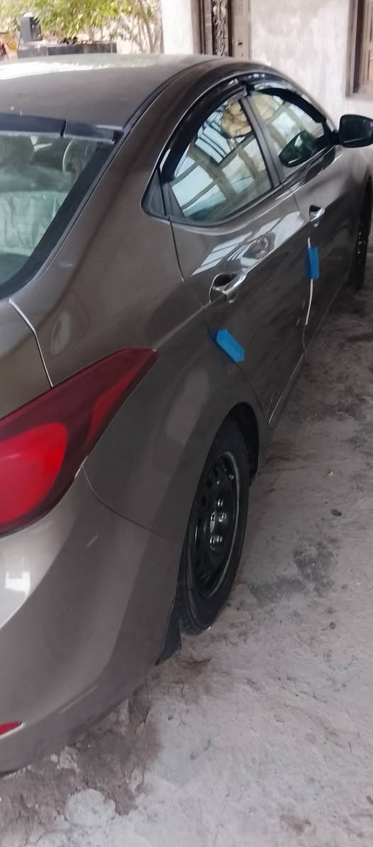 السلام عليكم سياره البيع انتراء موديل 15 رايدهاا ب شده و 15 وارد امريكي  ورقمها بغداد انتصال ع هاذا الرقم *********** ..
