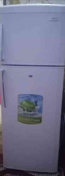 ثلاجه ١٨ قدم فورس مستعمله شهر بعدهي ع نضافتها ***********
