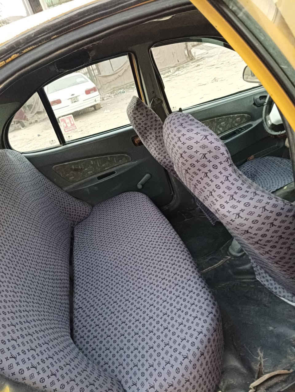 السلام عليكم شباب سياره طيبه للبيع موديل 2015كهربايات كله شغال تخم تاير جديد رقم بغداد راعيه موجود تحويل مباشر هيه وغرامات مصفره سنويه ال28غرفته جديده كير مكينه شرط الكفاله سنويه مشروع وطني اقره المنشور وخابرني مستعجل على البيعه السعر 26وبيه مجال الموشراي لا يخابر مكاني بابل مامتواجد على الفيس هذا رقمي ***********
