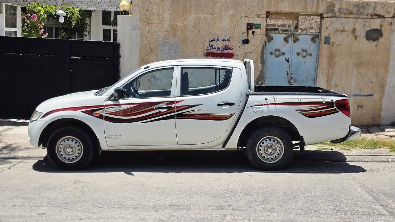 السلام عليكم ورحمة الله 

مستربوشي موديل 2009

بطاقة بنزين موجود 

رقم انكليزي تحويل تاني يوم 

سعر 110 ورقة  قابل للتفاوض 

رقم صاحب سياره 
***********
