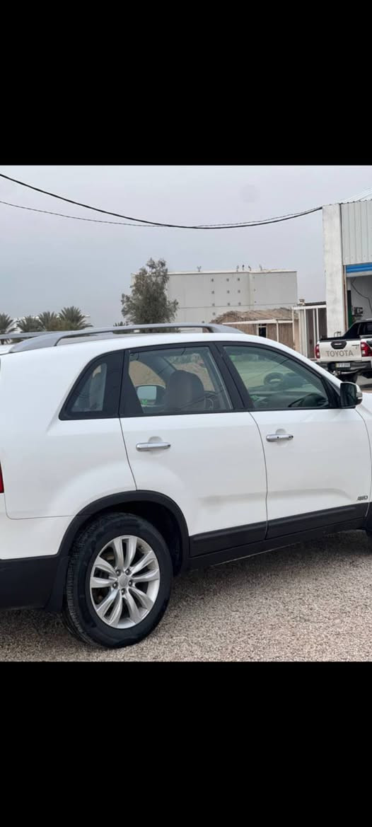 #للبيع او #مراوس مع فرق سورنتو //خليجيه/ 6 سلندر 7 راكب بيها قطعيتن فول 1/1
مبدل بيها گازگيت السياره نضيفه بيها شويه نقوصات السعر 150 وبيها مجال 
استفسار أكثر اتصل بالرقم لأن اني مكلف بالنشر ارجوك واتساب بي 
***********
