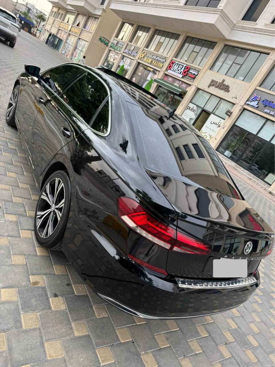 Passat 2021 
پاسات مۆدیل 2021 
فول مواسەفات مەکینە 20 تێربۆ 
چوار پارچەو نیو بۆیاغ بێ داخیلی 
لە کۆتا وێنە سۆنەرم  دامناوە
نرخ 138$ مەجال 
ژم.*********** أربيل, العراق

