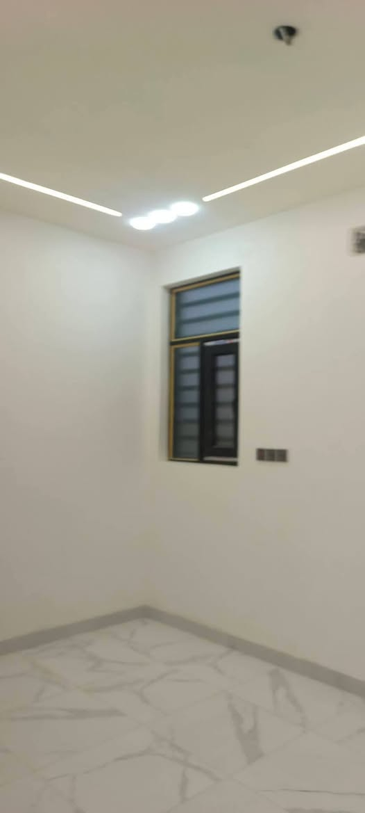 دار للبيع مساحه 100 مترحي الوفاء منطقه الاربعين الف شارع 10 طابقين غرف 3 صاله 2 مطبخ صحيات عدد ثلاثه استقبال مفتوح علا الصاله سقف جمس ارضيه مرمر سعر البيع 165 بي مجال اتصال بالمكتب اوخاص واتساب موجود ***********ابومنتظر
