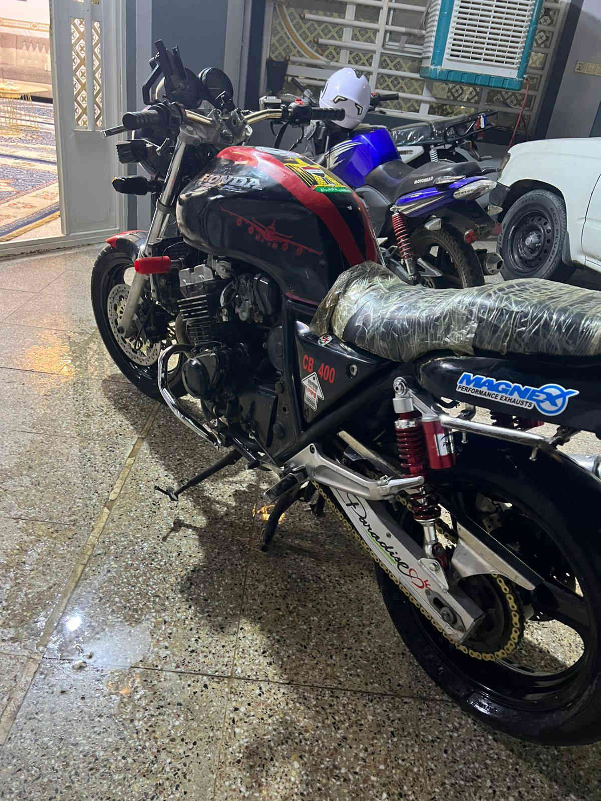 دراجه سبي فور 400
نضافه فول وسعر خيالي 16 والف وراق أصولي كمركه مدفوع كامل شطر الترقيم

) مكفوله كفاله عامه (دراجه))) على ايدي مال جناي

مزوده تزويد كامل من التاير للتاير صالنصه الابلاديه مالتها

( عليها ادامه كامله من تنضيف كابريتر / تبديل دبلات خلفيه  جديده/ زنجيل / بطاريه / تايرات زوج / و بلكات اصليه تخم كامل NGK  ) 

(معدل شرط 180 وتعبر كمرك مدفوع وكامل شرط الترقيم ) بطناش شرط 123

كلشي شغال بيه كهرباياته كامله فصله نار شرط جاهزه على الاخير

 بنكره بكل وقت نضافته كدامك
( تحكم بلواقع وبعد أحله من صوره) 
السعر  (۱) مليون و 700  / مكاني النجف الشراي يتصل /***********  
(سبب البيع الوالد)
