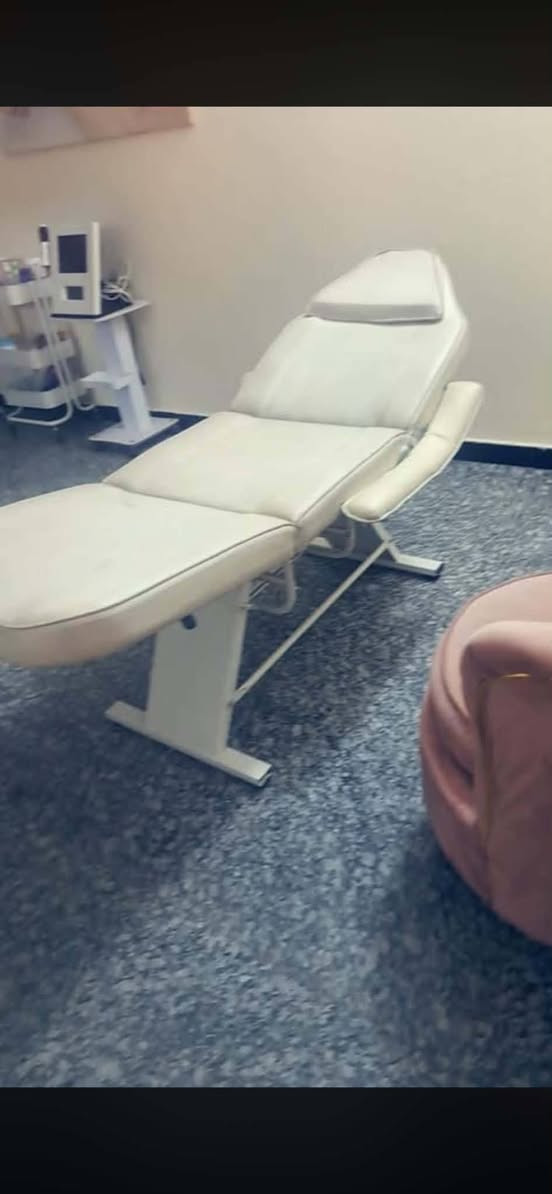 غراض حلاقة للبيع
العنوان بغداد شهداء البياع 
***********
