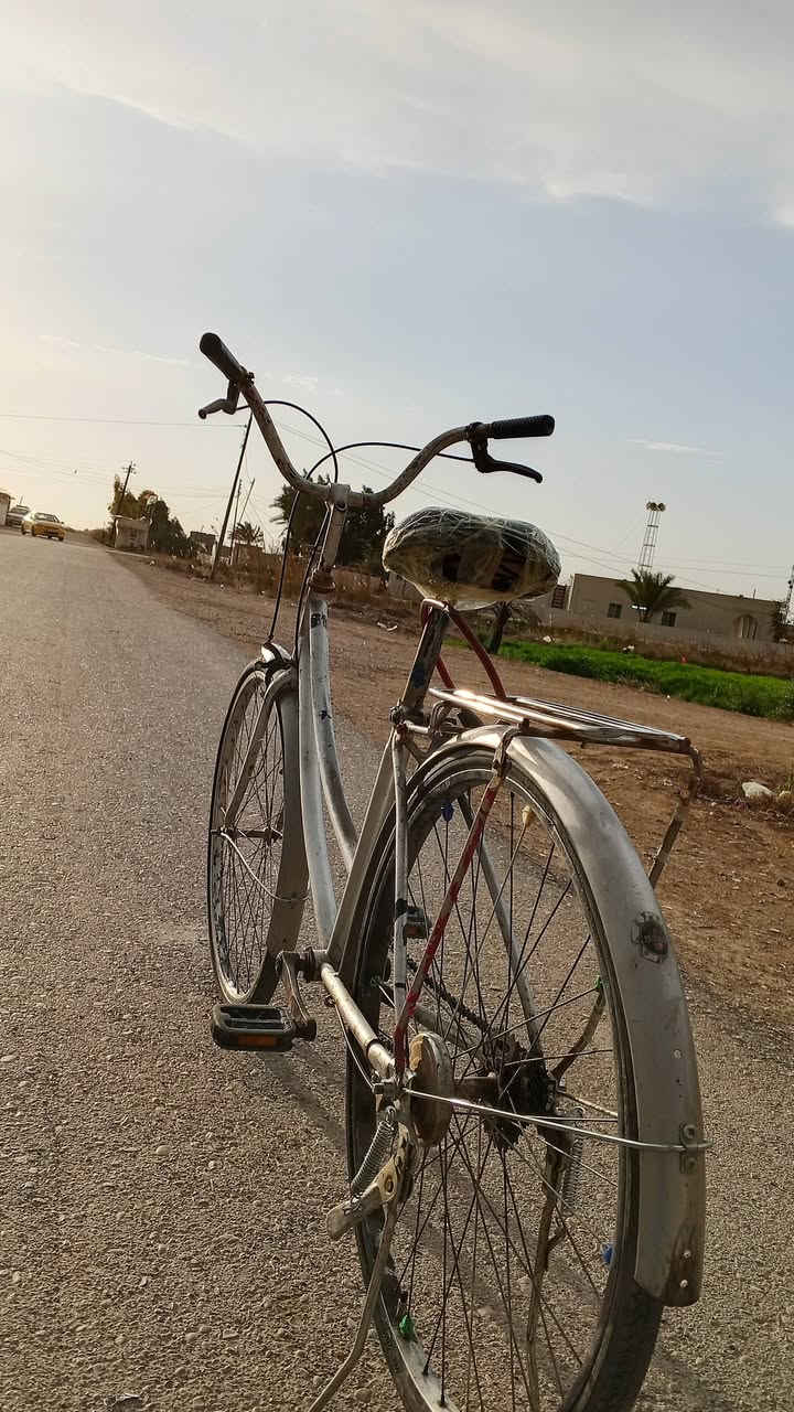 للبيع بناتي حجم 26 نضافه80% كامل بلادي ياباني ختومات عل لشه السعر55 وبي مجال حك الجيه للستفسار *********** واتساب
