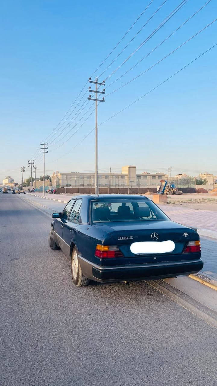 السلام عليكم ورحمة الله وبركاته من رخصت الادمن للبيع مرسيدس دب موديل ٨٩ محدثه ٩١رقم كربلاء مكينه بطه نظيفه اريد مراوس بسياره حسب القناعه السياره بسمي المكان كربلاء للاستفسار اتصال على الرقم ***********
