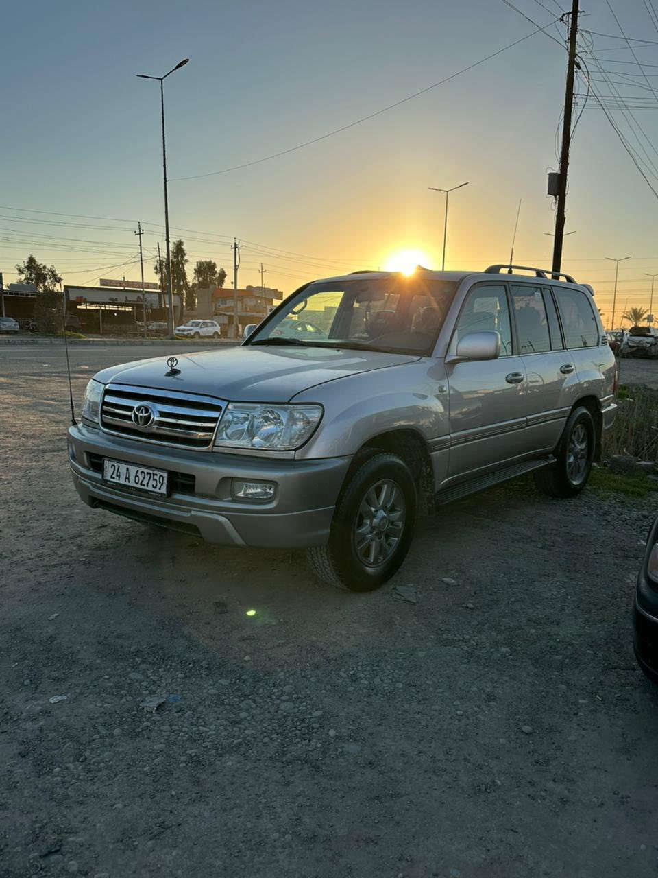 لندكروز موديل ٢٠٠١ سياره قطره صبغ ما بيها سياره شرط فقط شبر بارد سياره مكينه جديد كلها شرط منضومه غاز كامل سياره طخم و دجديد سياره سنويه ٢٠٢٩ كلها جديد سعرها ١٦٠ مراوس بيع حسب قناعه ***********
