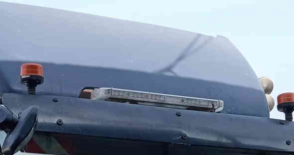 السلام عليكم لافته فدراليا اصليه 12 فولت بيها 7 حركات تقريب طولها 75 سانتيم للاستفسار *********** مكاني بغداد الشعب
