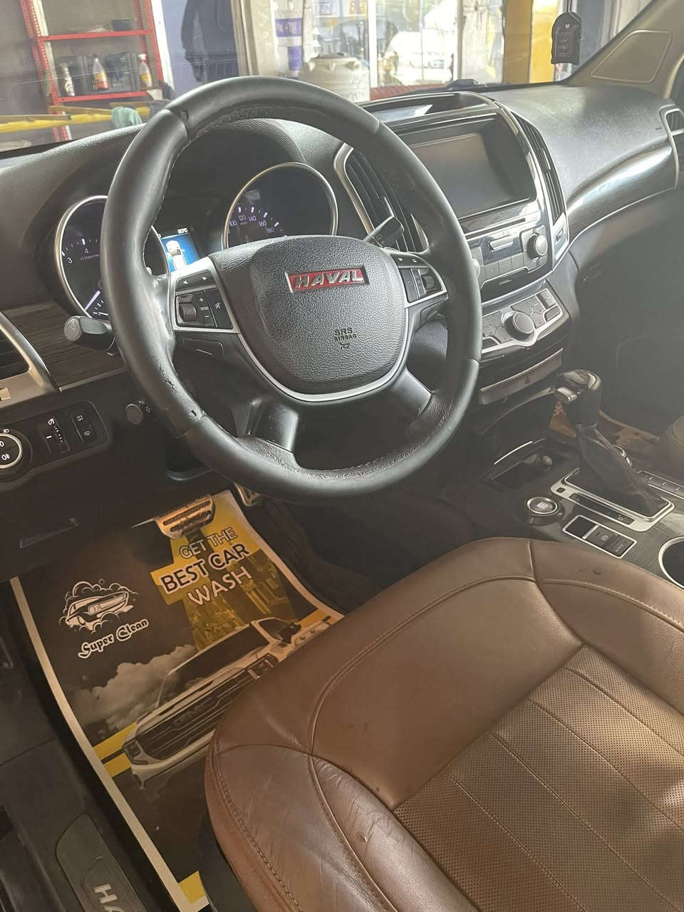 السلام عليكم
هافال h9موديل 2016 لون الاسود سياره بلاديه كل القطع مابيهه تبديل ولا حار بيهه شويه بارد بمكانين باب الصندوق والجاملغ الايمن مواصفا الهافال جباره ومعروفه مايحتاج اذكرهه  محرك مجفت السعر 110 
هاتف ***********
