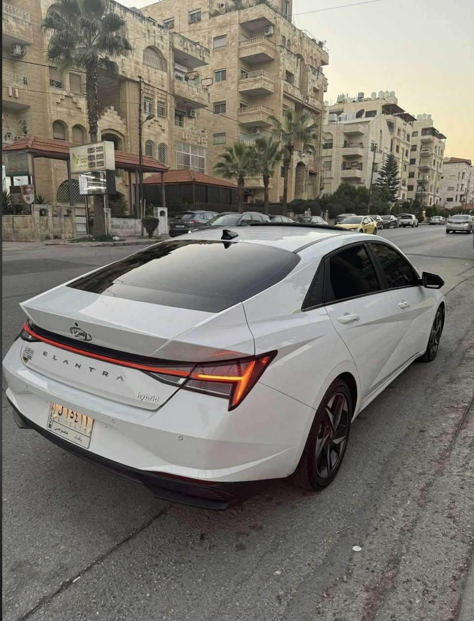 السلام عليكم النترا للبيع ووارد امريكي موديل 22هايبرد
موصفات فول محرك 2دوش 
ترهم مراوس بفورتي 
***********
