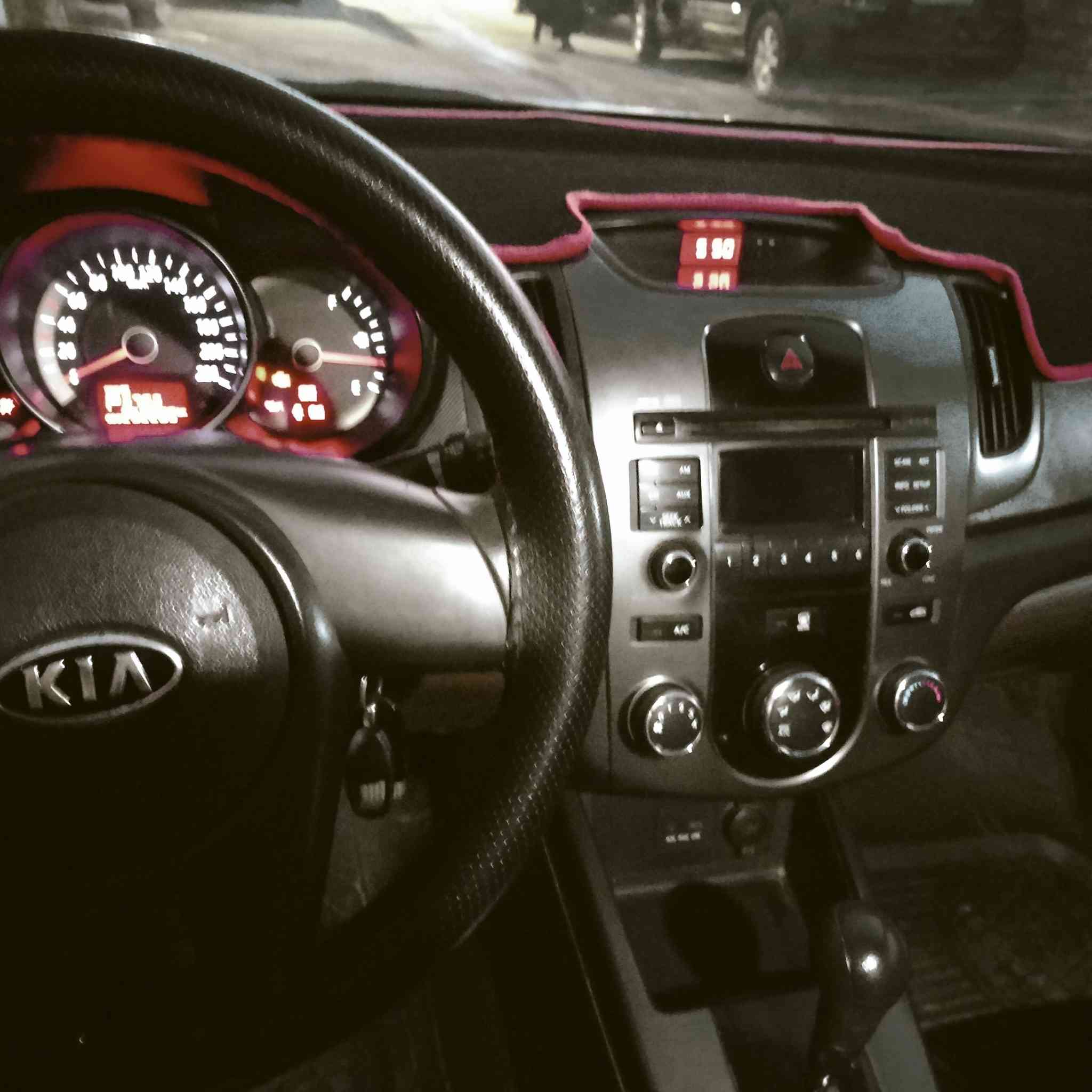 سيراتو 2010 گير ومحرك شرط ضررها  شبر بالبوند وجاملغ شبر وباب الخلفي بي قليل معجون وبيهه ملاحضات بارد كابون بانزين بيهه تحويل شرط وكاله سياره جازه سعر 90 العنوان موصل الجانب الايمن ***********
