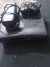 اكس بوكس  360  يشتغل  مابي شي  البيع  السعر 75 بغداد  مدينة الصدر  077...