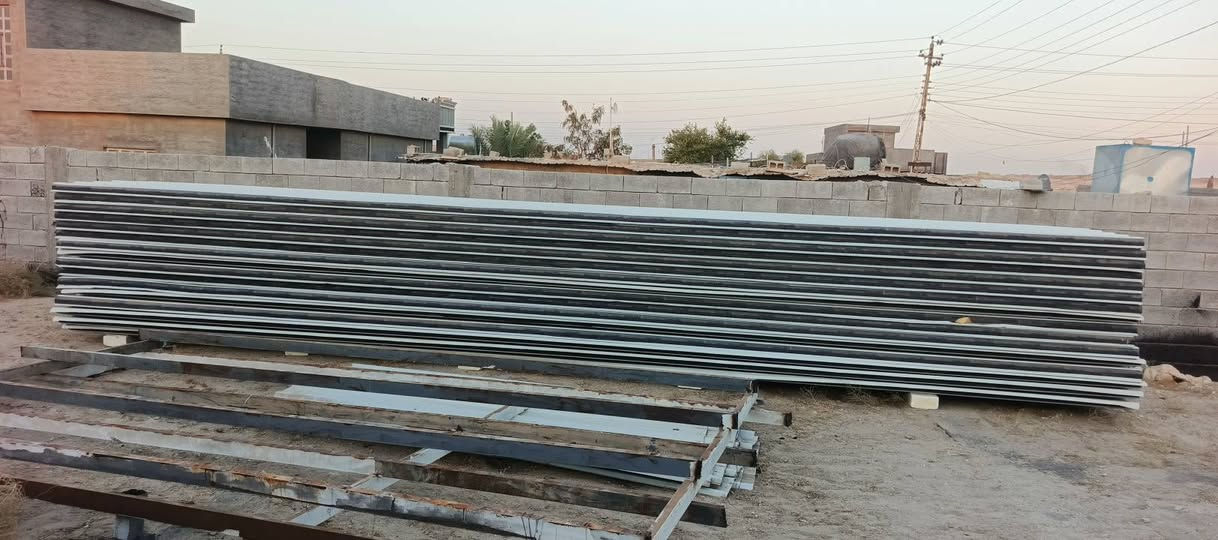 يوجد سندويج بنل للبيع العد ١٦ طول ٩ متر مستخدم شي قليل نظافه فول سعر المتر ٨ للتواصل  ***********
