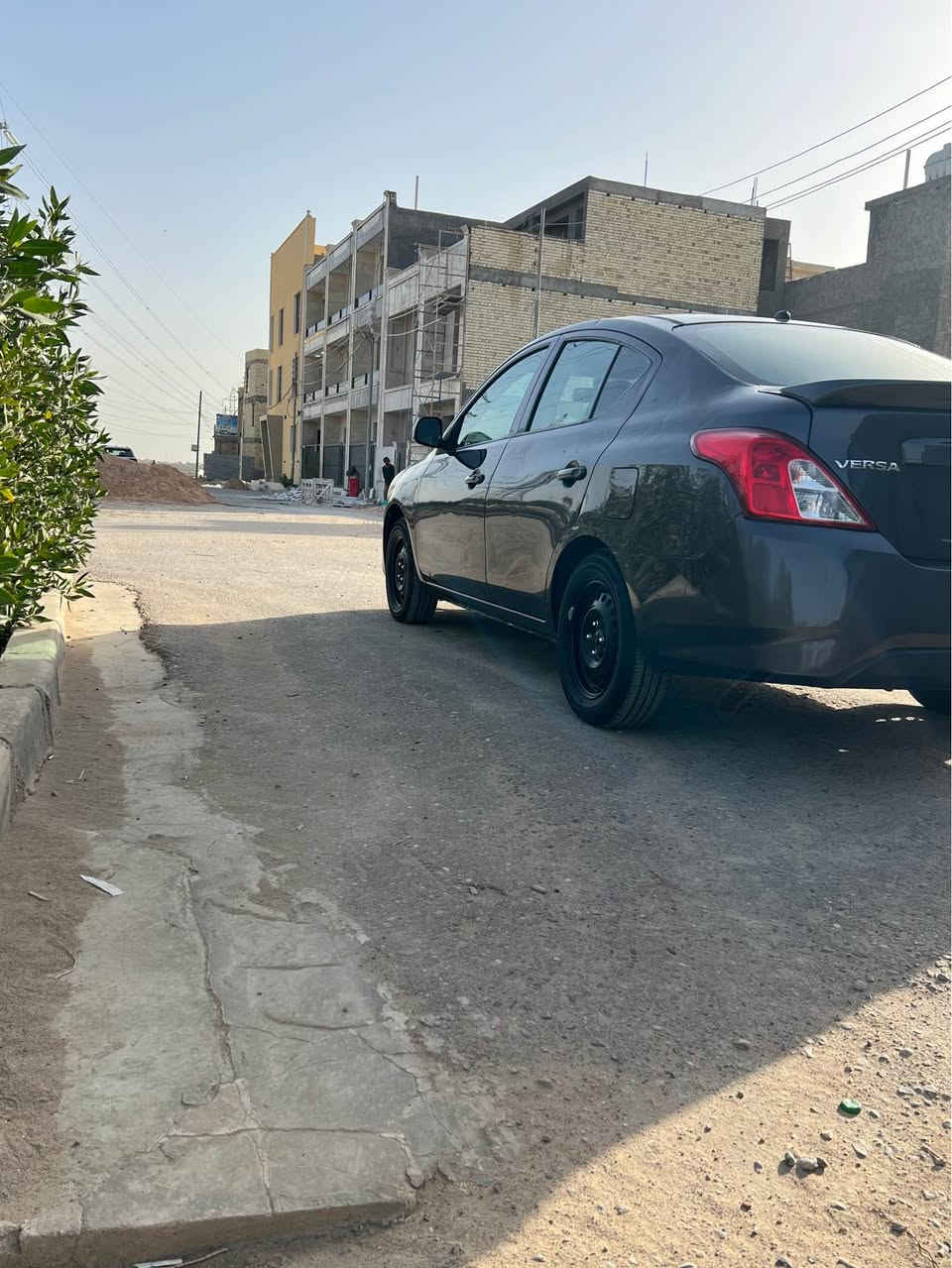 ‏﷽
سلام عليكم للبيع فقط نيسان فيرسا موديل 2015 
السياره نظيفه ماشيه 100 مايل تحكم جهتين وكاميرا بلمرايه والباقي المواصفات العاديه رقم بغداد مميز حادثه وجه قبق الصندوك والسوانار مرفق مع الصور السعر 88 $ وبيه مجال بسيط   ☎️   ***********                                                             ☎️   *********** بغداد, العراق
