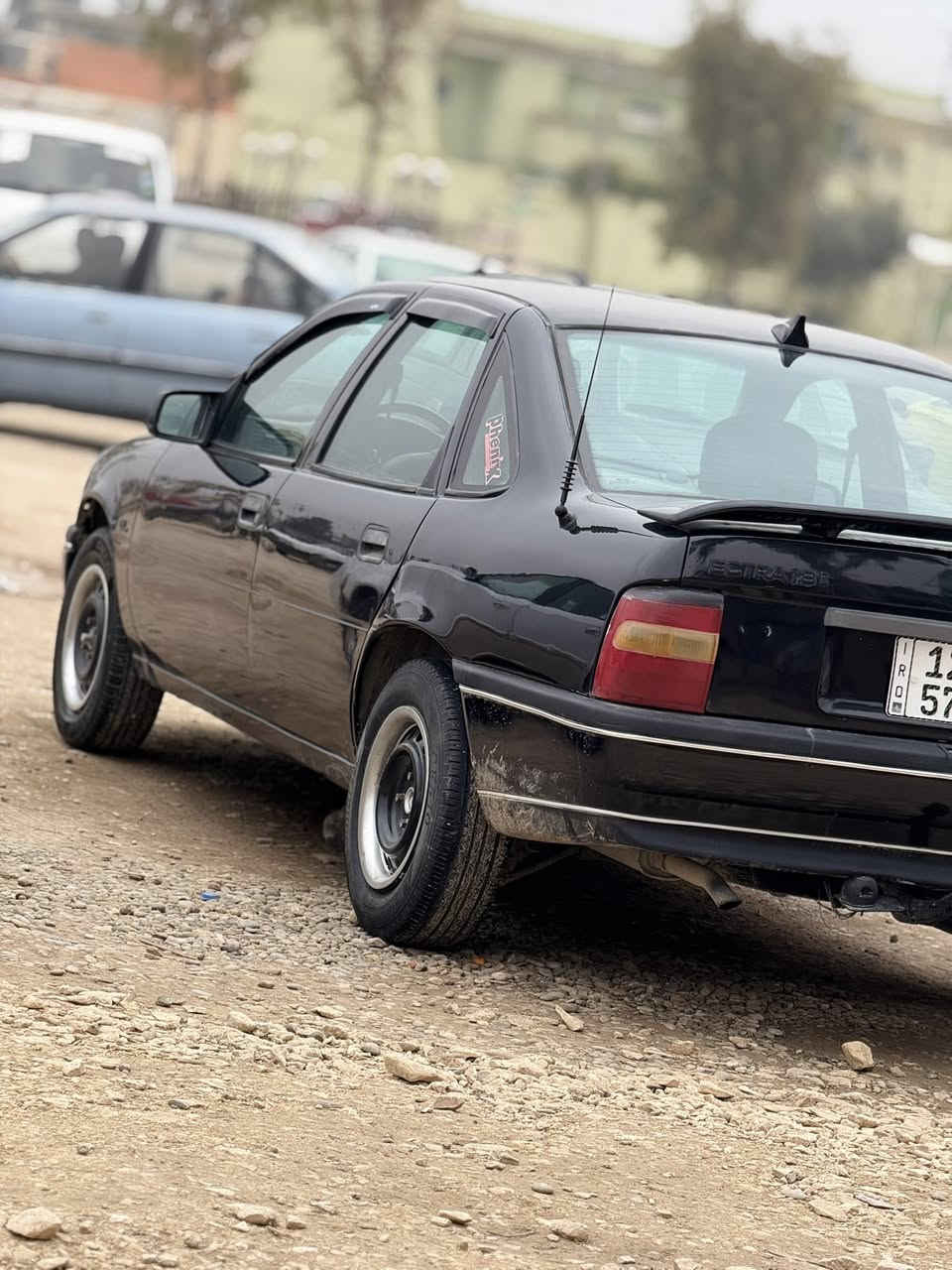 اوبل فكترا حجم 18 
موديل 1992 
باسمنا تحويل شرط 
او وكاله صبغ جماليه 
السعر 42 $ 

***********
