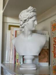 تمثال نصفي كلاسيكي مستوحى من الأساطير اليونانية، وعادة ما يُصنع من الراتنج ارتفاع 33 سم عرض الاكتاف 20 سم سعر 20


**إذا كنت صاحب هذا الإعلان وتريد حذفه لأي سبب، رجاءا أرسل رسالة إلى الدعم الفني**