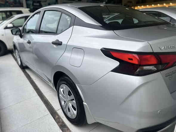 نيسان فيرسا 2025 
وارد امريكي 
ماشي 12 الف 
مواصفات s 
بدون صبغ بدون تبديل 
حادث جدا بسيط دعاميه فقط ومبدله بلادي 
السعر 12900 وبي مجال بسيط صور حادث بلمنشور 
السياره بدون رقم تترقم شمالي فقط 
العنوان اربيل شارع 100 معرض بريمي 
***********
