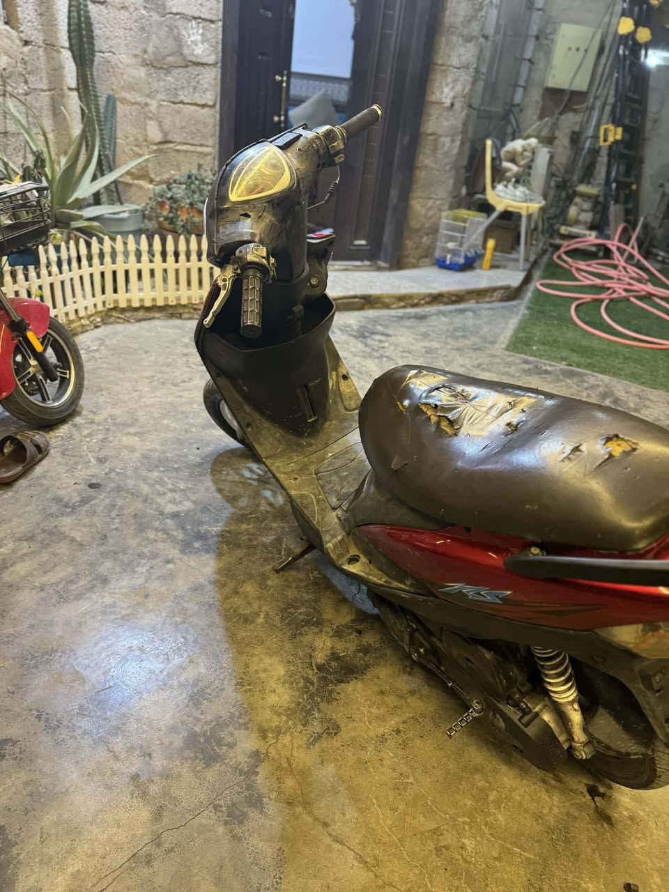 سلام عليكم دراجه للبيع ماكس عدله بلادي صالنصه fm سلف هندر شغال بس نقصه باتري و قمجي مال عداد السعر 450 و بيه مجال حك الجيه مكاني بغداد حي المكاسب *********** موجود واتساب
