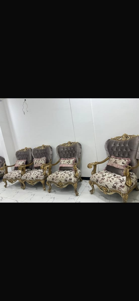 سلام عليكم تخم ملكي للبيع  سعر الشراء مليونين ونص سعر البيع 800 وبيه مجال بسيط اريد ابيعه لان مكاني صغير 
لتواصل ***********
