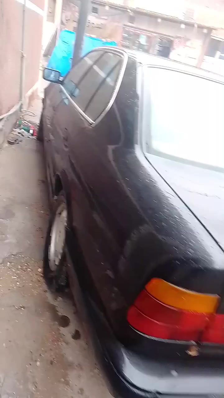 بي ام للبيع 535بيها مكينه مسكر ثنين ونص تبريد شغال موديل 90بسمي رقم جديد هزه جديده فتحه شغاله رايدها 47بيها مجال مكان سيارة بغداد شرطه رابعه ***********
