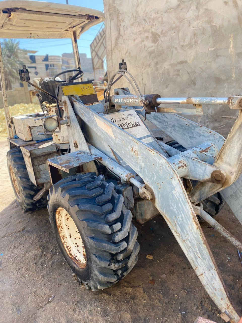 سلام عليكم شفل للبيع
ميتسوبيشي حجم 40 محرك كابوته مكينه معزوله عن الاكسل كلمن دهنه لوحد موديل 1995 مكاني بصره
***********
