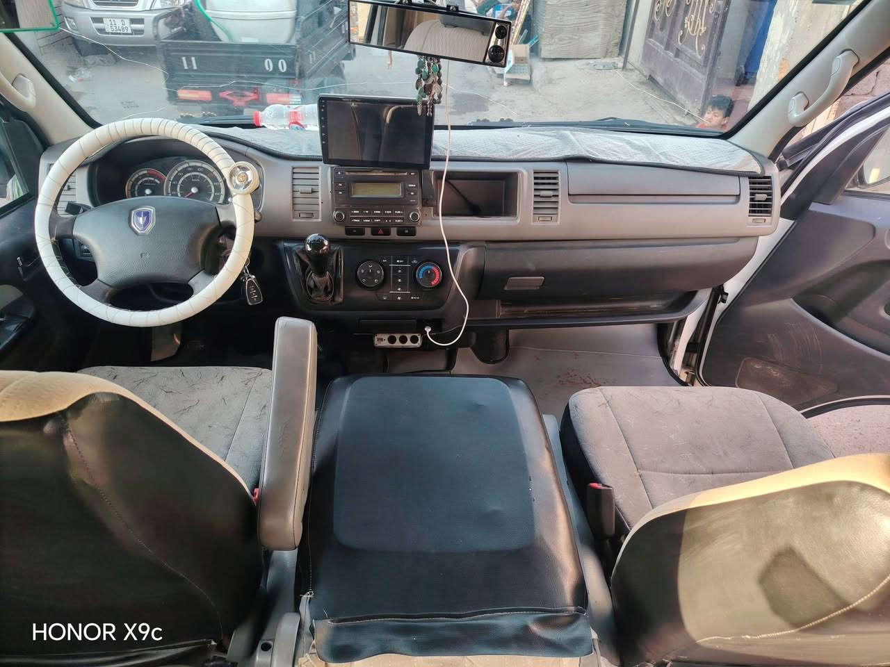 جنبي H2موديل ١٩ سياره بأسمي مكفوله كفاله عامه
***********

السعر 165وبيها مجال
