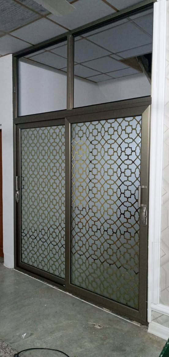 بكل فخر تعلن #شركة_الشروق عن افتتاح
 #معمل_لأبواب_وشبابيك_الألمنيوم ✨
خطوة جديدة نحو تقديم جودة عالية، تصميم عصري، ودقة في التنفيذ لتلبية احتياجات عملائنا بأفضل المعايير.
نسعد بخدمتكم ونتطلع لبناء ثقتكم معنا… البداية اليوم، والتميز دائمًا بإذن الله.
#الان_اصبح_متوفر_لدى_شركة_الشروق 
#أبواب_وشبابيك_الالمنيوم_و_بلاستك 
#سقوف_ثانوية_مغربي_ملكي_بلاستك
#كاونترات_محجرات_الالمنيوم
العنوان صلاح الدين /قضاء الشرقاط 
اسديرة وسطى الثانيه الفياض 
#شركة_الشروق 
ه‍ *********** جلال ال بوعناد 
ه‍ *********** ابو مصطفى الجبوري 
ه‍ *********** جمال ابوحسن 
ه‍ *********** عيدان جباره البوعناد 
بلاستك والالمنيوم ابوجمال الفياض 
مكتب ومنصة الشروق 
شركة الشروق للطاقه الشمسيه
