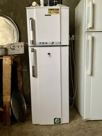 ثلاجة جديدة • للبيع • قابلة للتفاوض