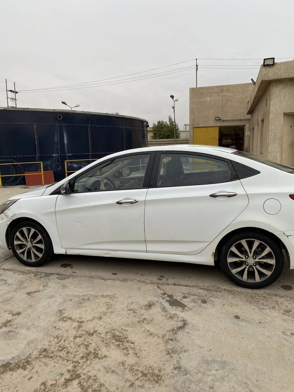 سلام عليكم
اكسنت مديل 2015  فول موصفات  فتحة بالسقف وتحكم ستيرن 
شاشة وكامره خلفية  مكفولة من الضربة والصبغ عدا تكحيلات بالقمارة  
محرك وگير جديد  
تدفئة وتبريد شغال  
السعر ٨٨ وبيها مجال بسيط  للجاد 
المكان البصرة - ابو الخصيب 

الاستفسار : ***********
الرجاء الاتصال على الرقم مامتوفر على الفيسبوك
