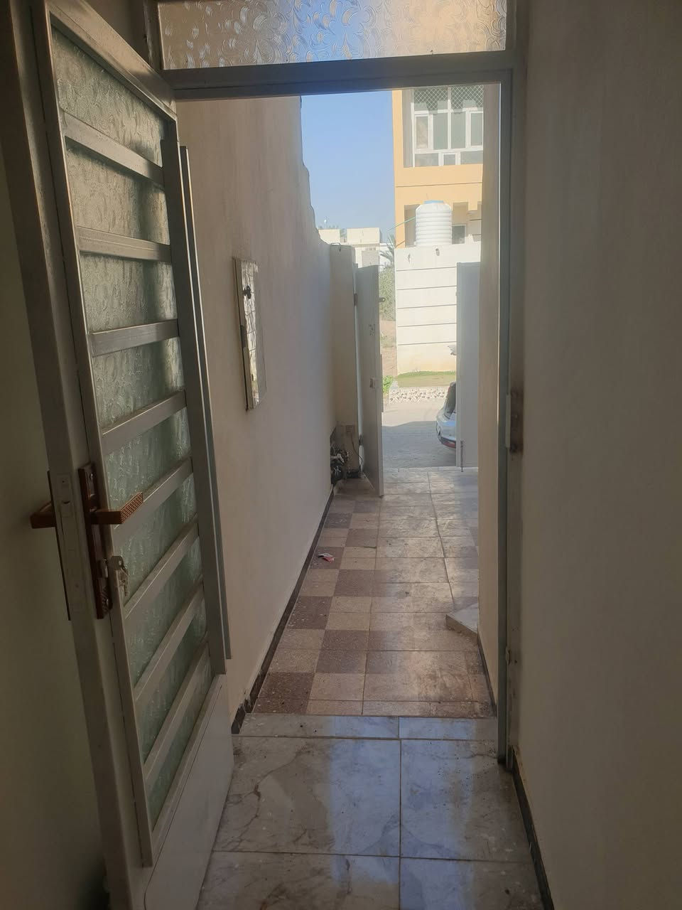 مكلف 
بنشر بيت ١٠٠متر بناءا حديث موقع أم العظام قريب على شارع العام مقابيل مستشفى الرازي خدمات تبليط وماء خطين السعر ٥٥ مليون واكدر اخلي شي بسيط من الفلوس إلي فلوسه مكامله كلشي بل إتفاق الاستفسار ع رقم ***********
