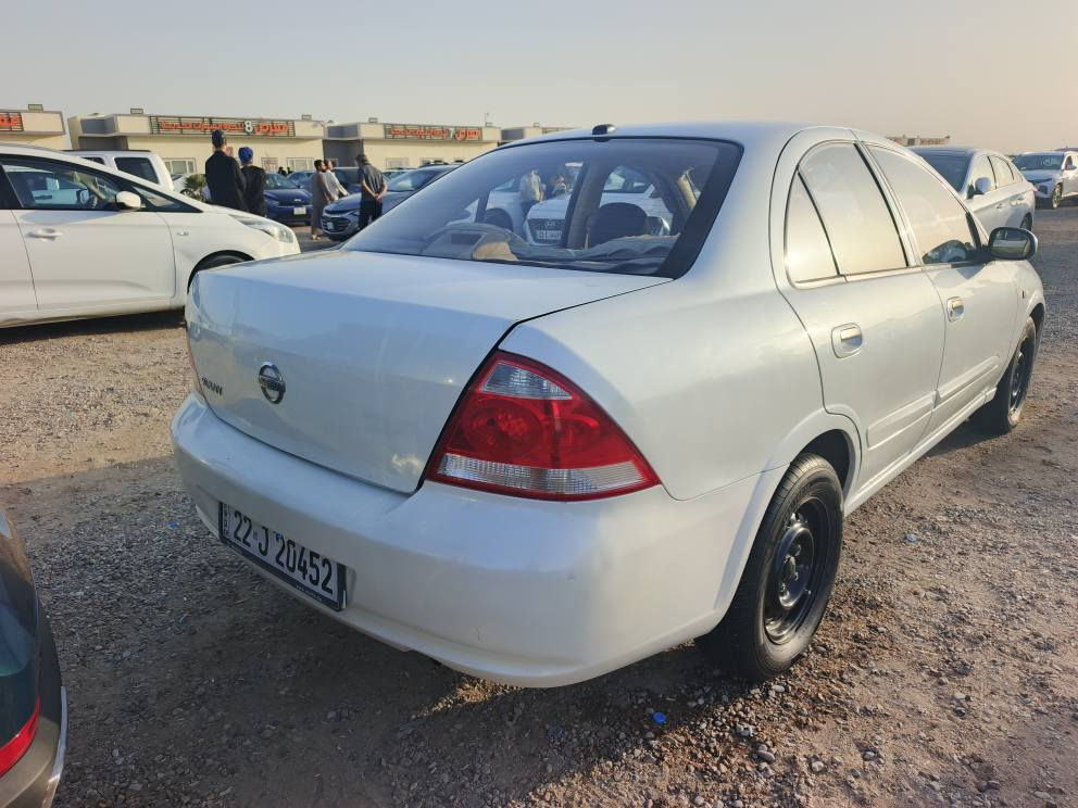 نيسان سني بدي كوري ٢٠١٠ اربيل 
كير ومكينه لا تنقيص ولا تبخير تبريد ثلج وتدفئة بيه نقص حداده 
بيه ضربه بالمدكر الخلفي جهة السايق  السياره نضيفه وحلوه  سنويه ل٢٠٢٧  سياره جاهزه فقط نقص حداده يحتاج السعر ٨٨ بيع او مراوس بسياره اقل سعر 
*********** البصرة, العراق
