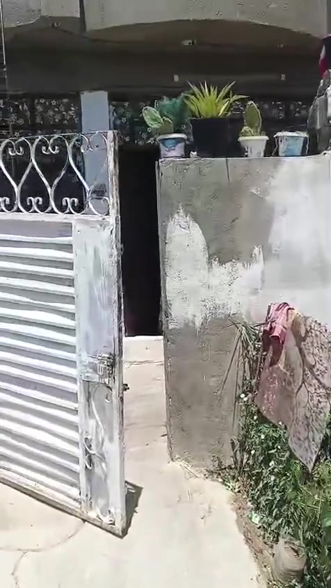 يا الله بيت 100متر بسمي محتويات البيت غرفه نوم صاله ستغبال البيت بناء جديد كامل نقص بس البيتونه ورضيه مكاني بغداد ابو غريب النصر وسلام بل قرب من جامع الحاجه مديحه متوفر كافت الخدمات السعر 60وبي مجال *********** بي وتساب البيت يرادله شويه ترتيب ينزل من السعر
