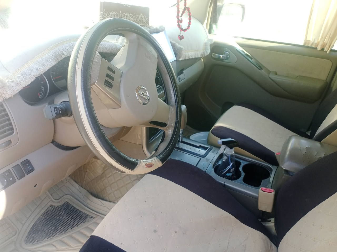 لافندر نيسان 2009 كربون بنزين بيها الصبح قطعتين بيه ***********
