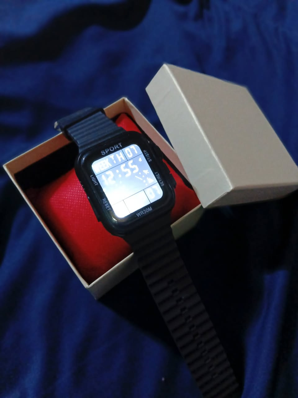 ساعه بهذا سبورت ضد المي باله امزون سعره ٢٠ مع توصيل خاص موجود


**إذا كنت صاحب هذا الإعلان وتريد حذفه لأي سبب، رجاءا أرسل رسالة إلى الدعم الفني**