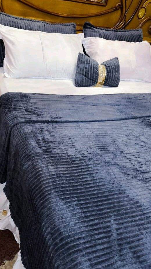 السلام عليكم ،تم أفتتاح مفروشات الزوبعي لبيع جميع المفروشات وبأسعار مناسبة جداً جمله  ومفرد العنوان الجغيفي الثانيه نهاية الجسر يوجد لدينا توصيل ،رقم موبايل ،***********,, ***********
