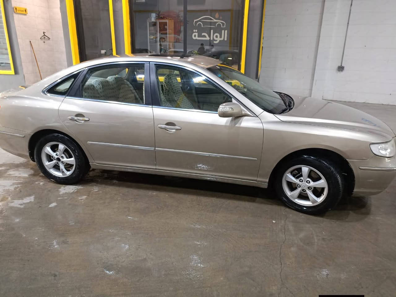 هونداي ازيرا موديل 2006 خليجي 6 سلندر 3300 حجم المكينة.. 
سياره خير من الله جاهزة 
كير -مكينه -كهربائيات -تبريد -تخم تاير -صدر -كلها كاملة سنتر لك تنته
 مصبوغة عام للجمالية 
السعر 90$
رقمها بغداد انكليزي الجديد 
والسنوية جديدة 
والهزة جديدة

المكان بغداد الدورة
للاستفسار التواصل واتس آب على الرقم 
*********** بغداد, العراق
