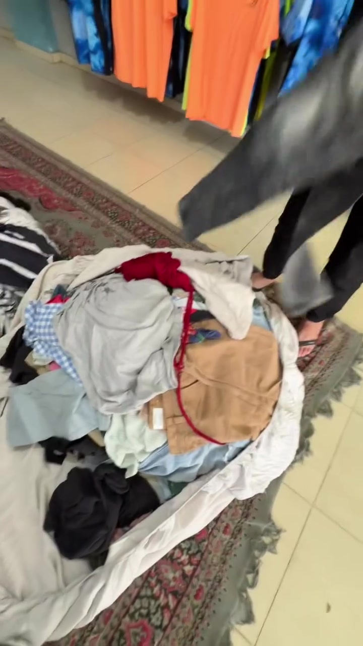 كل يوم جديدد ونعلمكم بان هذي عينات من البضاعه  الان نقوم بتنزيل تشكيله كبيره من الملابس الاوربيه الفاخره أطفال حريمي رجالي محير 💯🔥 
عنواننا الصحابه مقابل مسجد التابعين 👌💯


**إذا كنت صاحب هذا الإعلان وتريد حذفه لأي سبب، رجاءا أرسل رسالة إلى الدعم الفني**