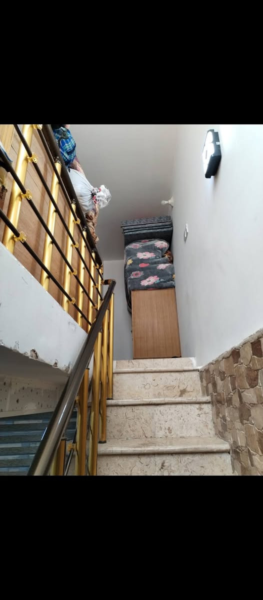 بسم الله الرحمن الرحيم 
تابع الصفحه ليصلك كل ماهو جديد
مكتب الابرار للعقار 

🌹 دار  للبيع  مساحه  200  متر 
🌹 حي السلام منطقه ال 37  
🌹 شارع 10 قرب مدارس الامام علي 
🌹 بناء صب كونكريت 
🌹 بناء نظيف جدا ومكان مميز 
🌹 غرفتين نوم 

💎 طابق الاول 
غرفتين  و صاله واستقبال ومطبخ وصحيات وطارمه كبيره 

للاستفسار الاتصال عله 
***********

🌷 عنوان المكتب نجف 
🌷 حي السلام نهايه شارع ابو الدجاج

ملاحظه..  عندك بيع عقار او عرصه او رهن او ايجار يرجى مراسلتنا عله الخاص او الاتصال على الرقم واتساب النجف, العراق
