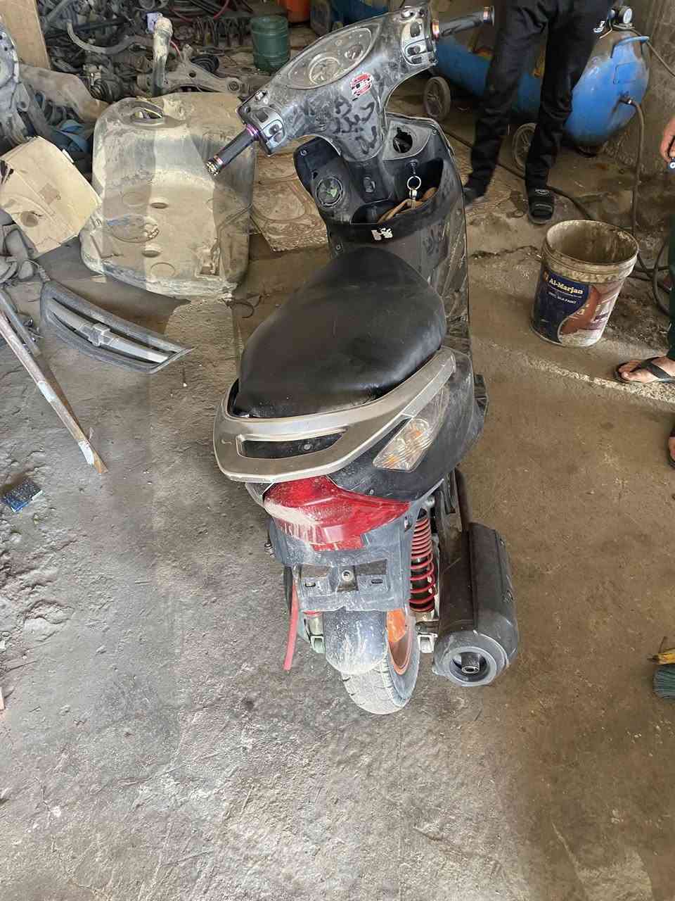 سلام عليكم سكنس ثعلب للبيع دراجه حلوه مكينه خير من الله مكاني بغداد الدوره سعر 350رقمي***********
