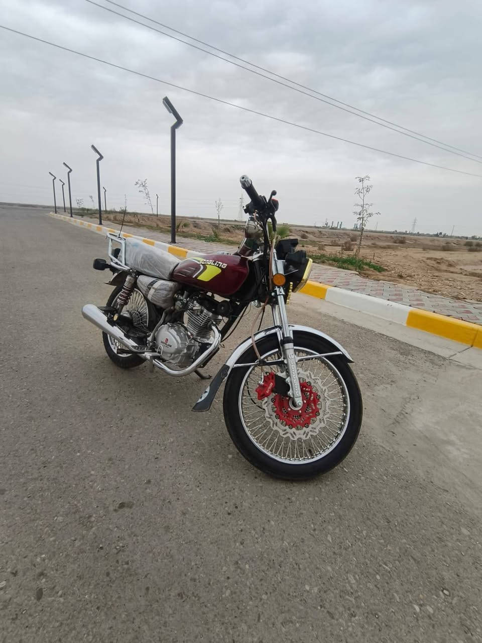 السلام عليكم دراجه تايكر 2025 كفاله محرك وكلشي ممفتوح دراجه نظيفه تجي بعينك وتفحص سعر 725 بي مجال قليل حك الجيه مكاني ديالى بلدروز الشراي يتصل ***********
