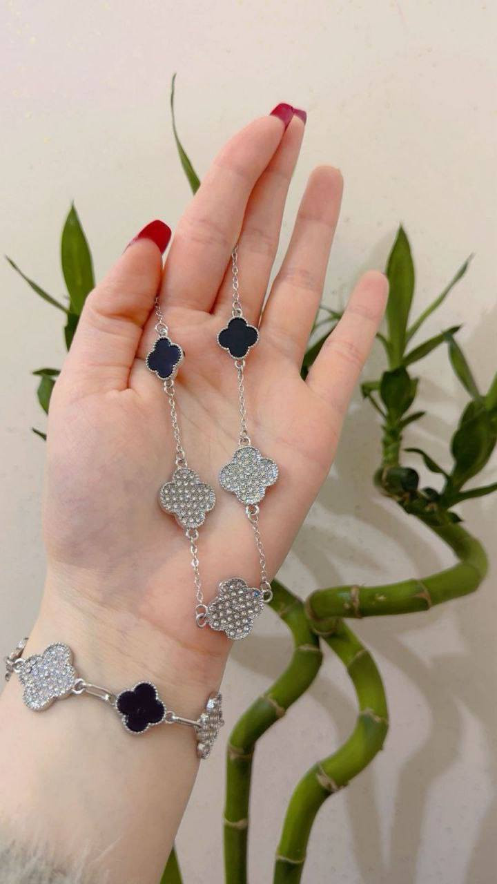 سيت طقم سوار +قلادة ✨.


**إذا كنت صاحب هذا الإعلان وتريد حذفه لأي سبب، رجاءا أرسل رسالة إلى الدعم الفني**